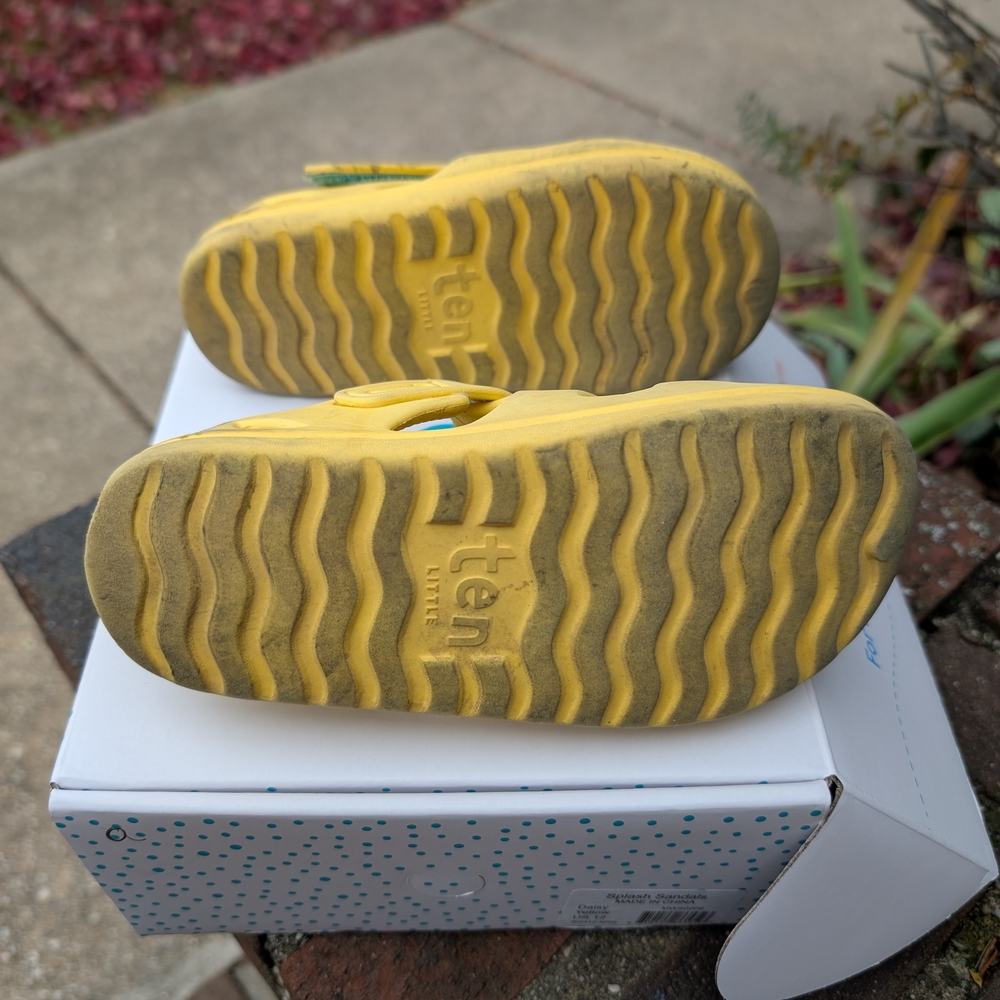 Ten Little Toddler Splash Sandals In Daisy Yellow - Picture 7 of 8